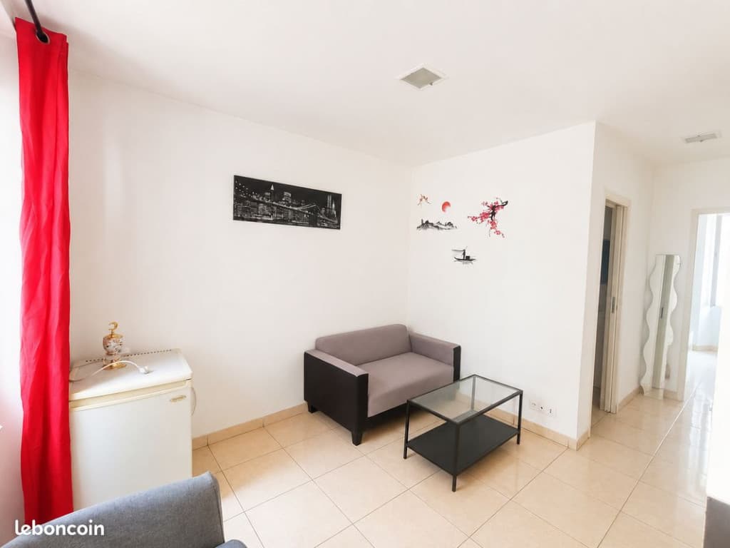 T3 traversant – 2 chambres – Climatisation – 1er étage