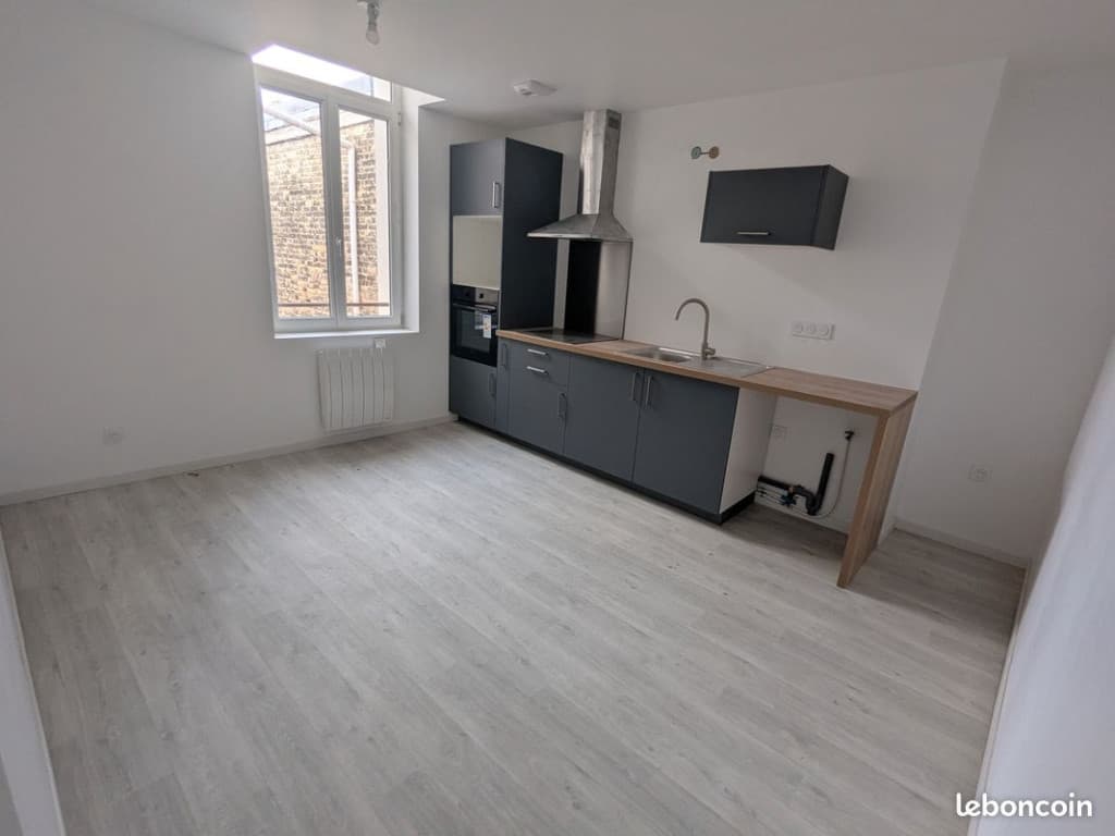 À Louer appartement T3 2 chambres 96 m² Rue Masséna Quartier Calme