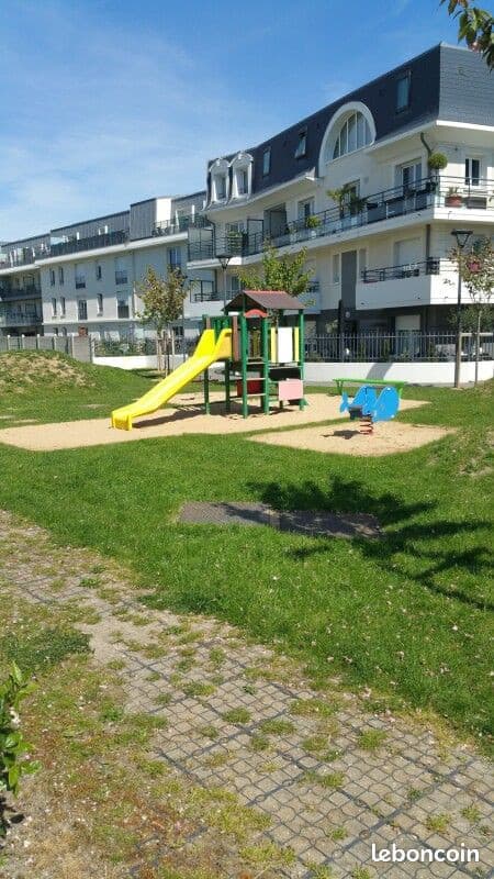 Studio 1 pièce 28 m²