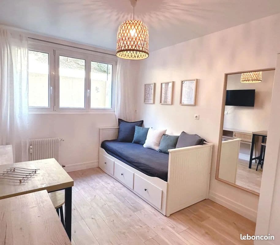 Studio meublé 16m²Carrez au 1er étage