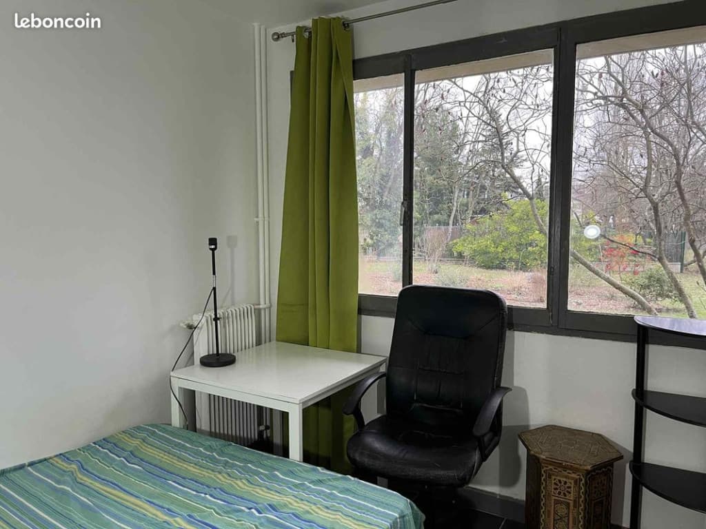 Studette meublée maisons laffitte 78