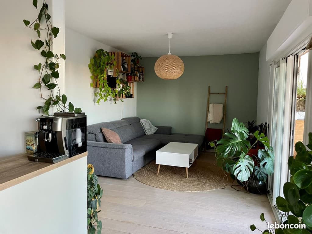 T3 meublé 75m² avec balcon aperçu mer, parking et cave – Croix des Gardes, Cannes