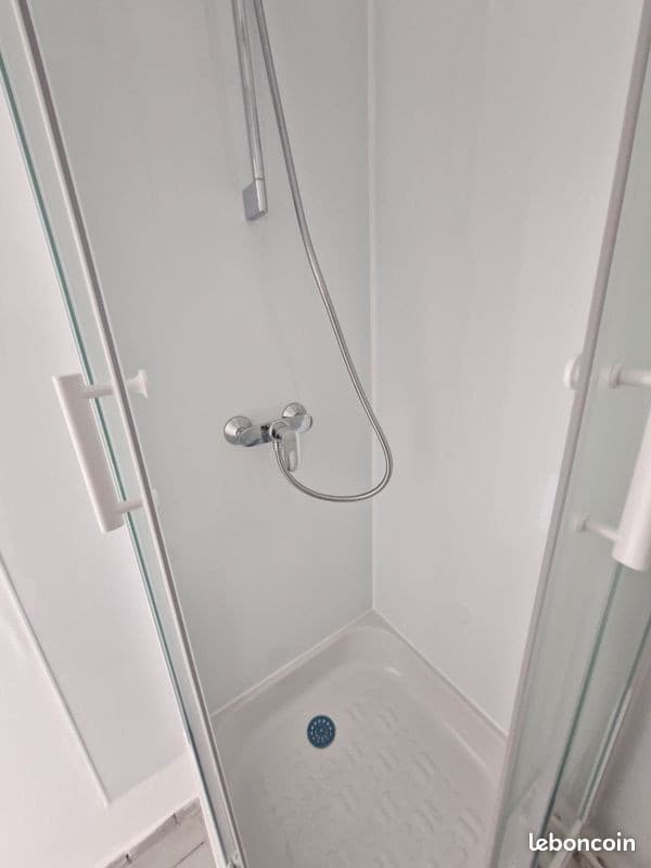 Beau studio tres clair à Drancy