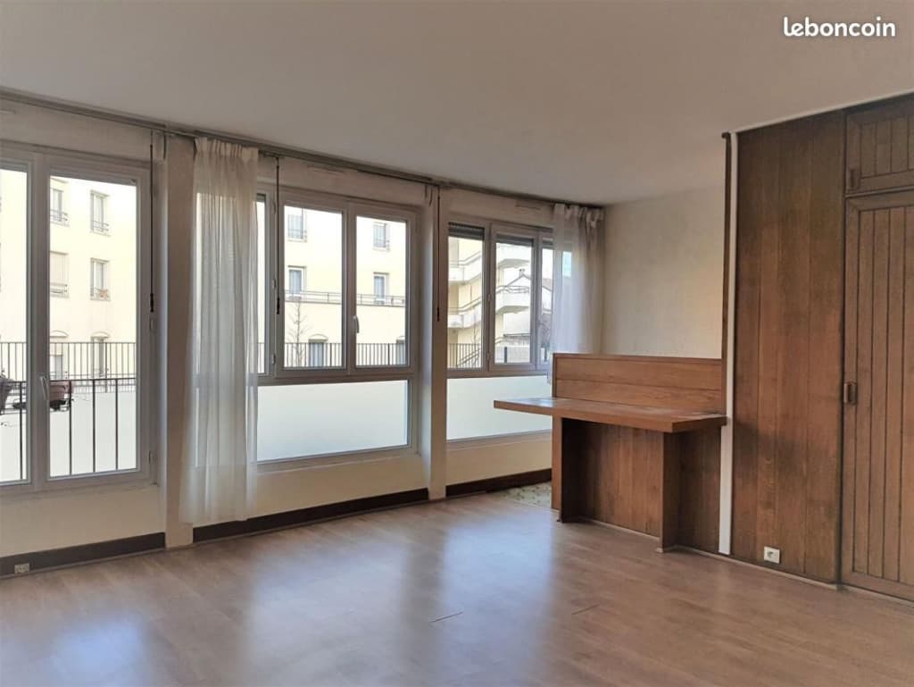 Studio 1 pièce 29 m²