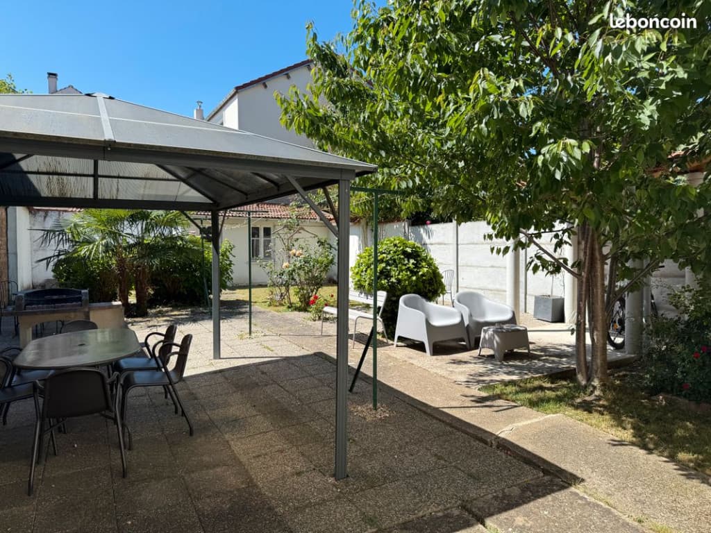 Studio meublé à louer