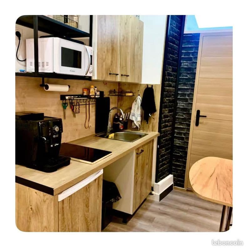 Location Studio 14m2 dans le 17eme