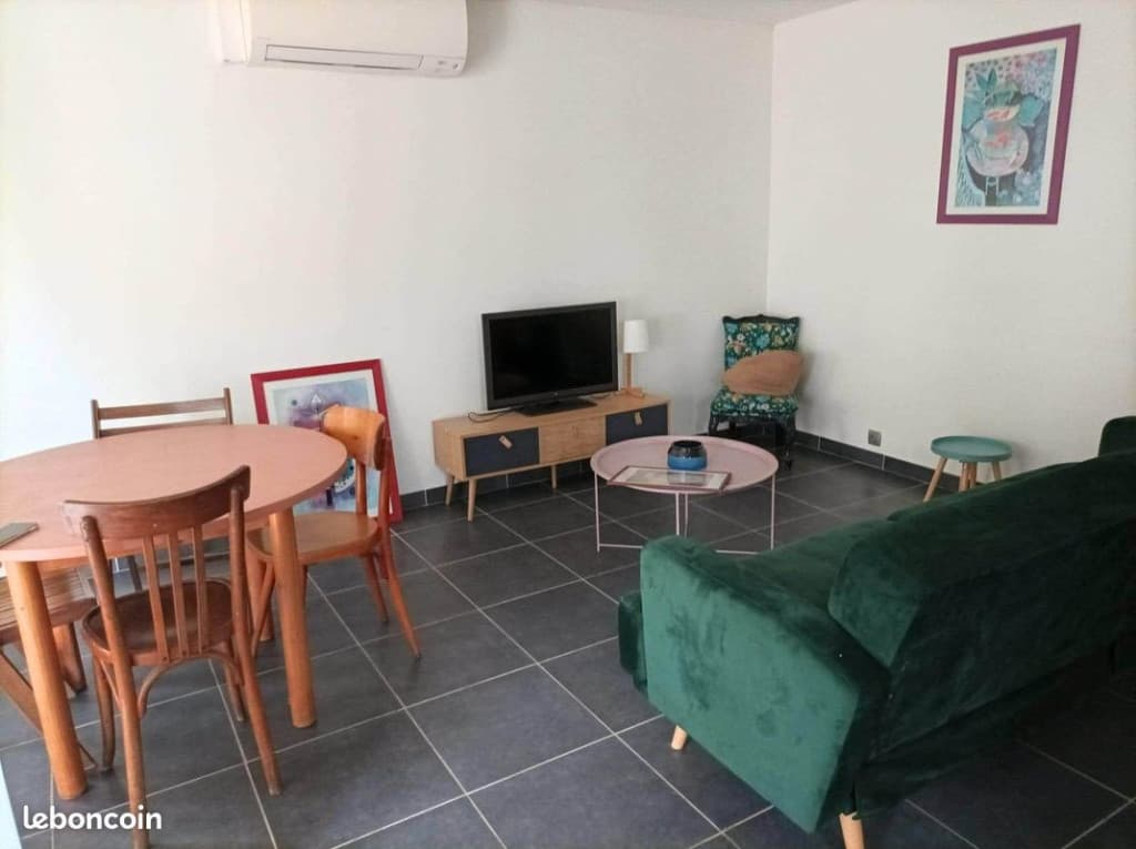 Loue petite maison meublée