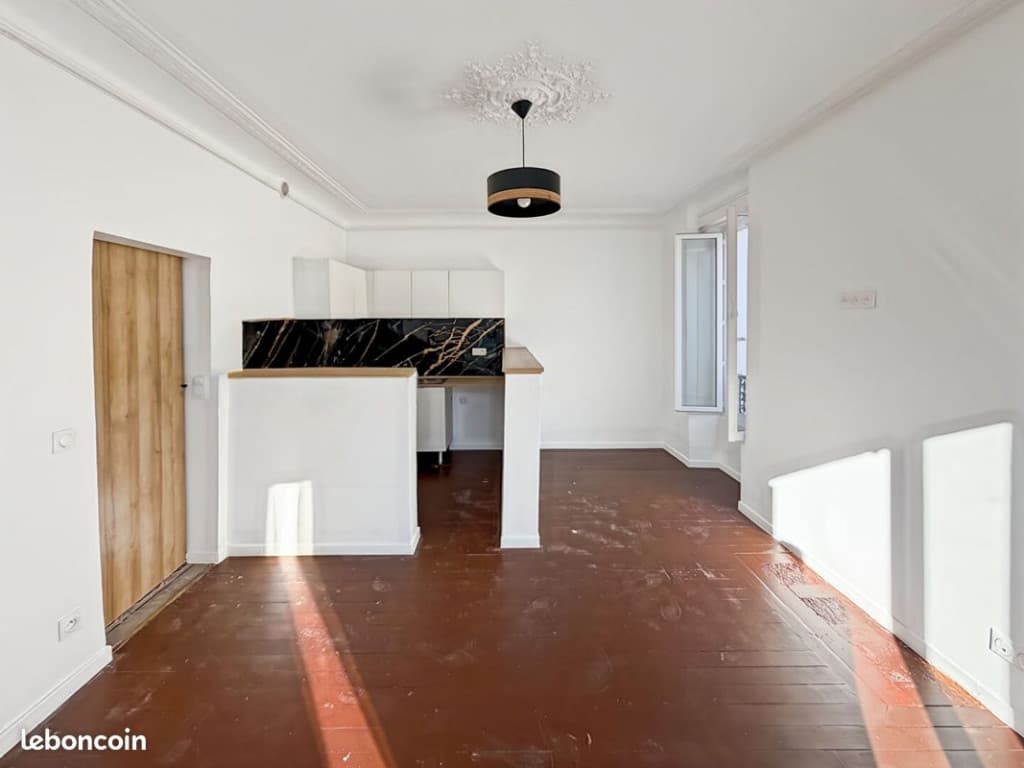 Studio 1 pièce 27 m²