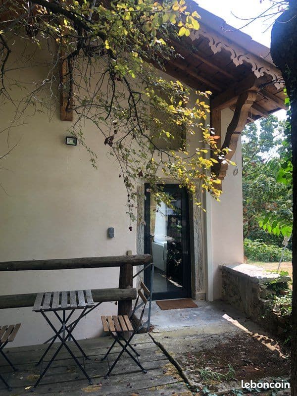 Très beau Studio meublé au calme