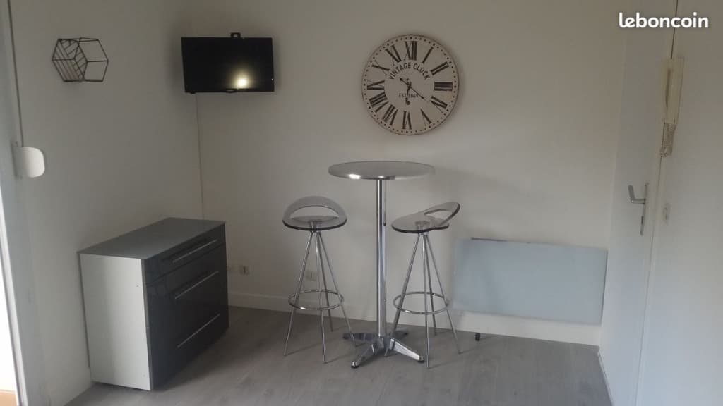 Appartement 1 piece- 17.5 m² Étage 1 avec Balcon