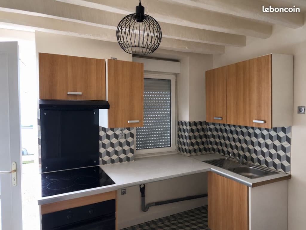 À LOUER PROCHAINEMENT – Maison de ville T3 en cours de rafraîchissement