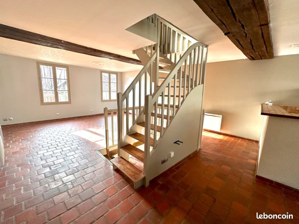 Duplex de charme 65 m² – Hyper-centre d'Auxerre – Disponible immédiatement