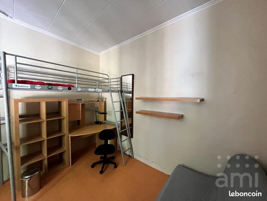Studio 1 pièce 14 m²