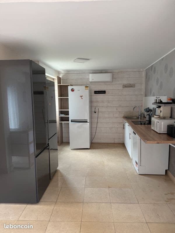 A louer chambre meublée avec WC et salle d'eau privés, 5 colocataires