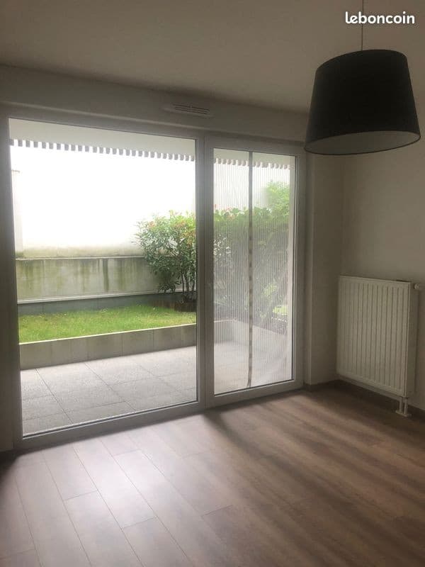 Particulier loue F2 récent, terrasse, jardinet, garage, centre Schiltigheim
