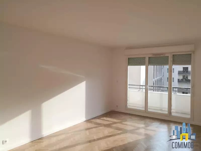 Location appartement 3 pièces 72,75 m² Courbevoie (92400) - Superimmo
