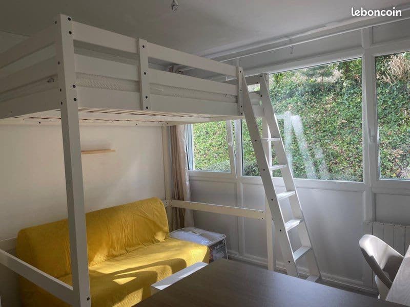 Studio étudiant meublé – Campus 1 – Parking – Résidence sécurisée