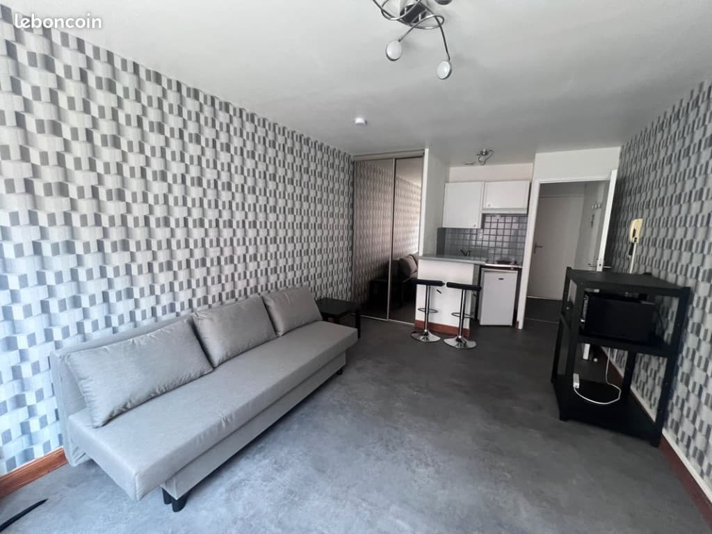 Studio T1 22m2 meublé, Vieux Lille, pour étudiants. Idéal pour étudiant du Lycée St Paul