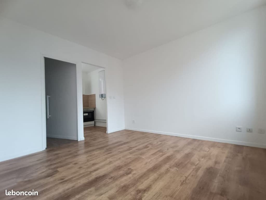 Studio 🛏 Équipé 🍳 Rénové 🔨