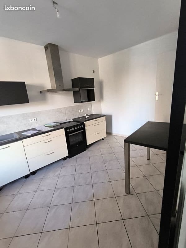 Jolie maison au calme 2 chbres avec terrase extérieure