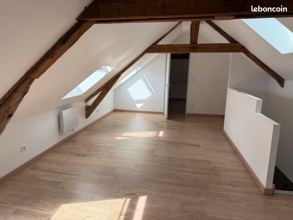 Appartement F2 60 m2 libre de suite
