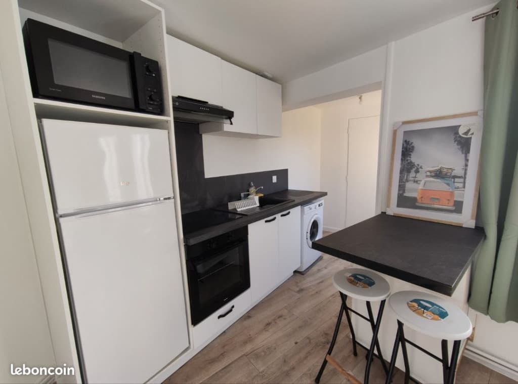 Studio rénové et meublé