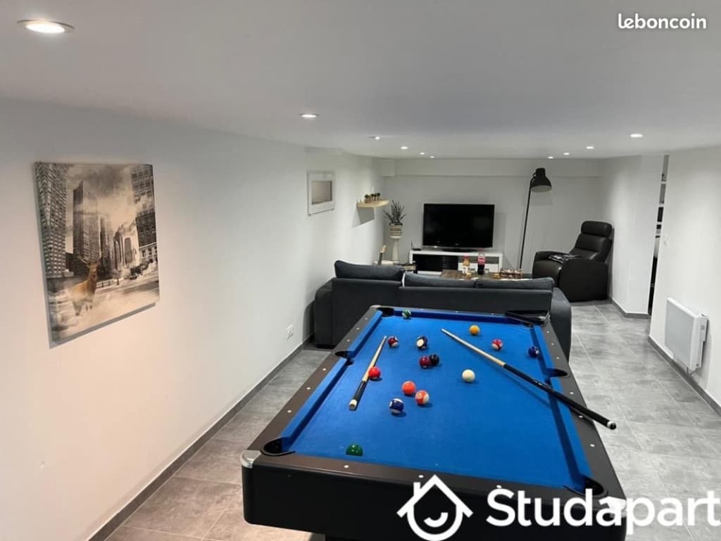 Chambre 1 pièce 37 m²