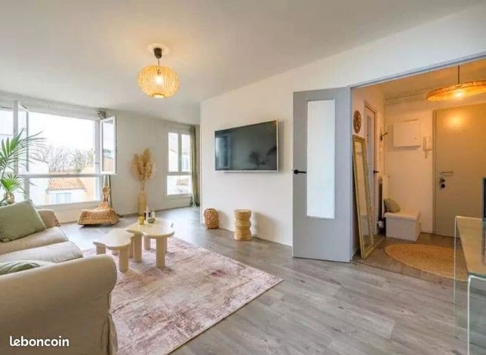 DERNIER ETAGE Beau 2 pièces