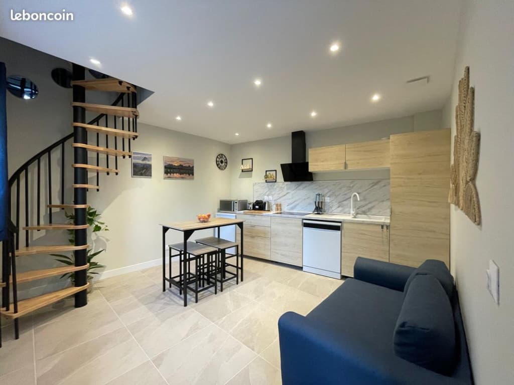 Appartement duplex 27m2 dans cours commune
