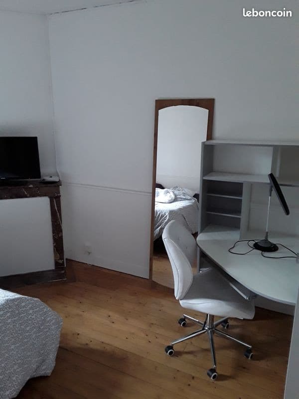 Chambre ds maison avec jardin, secteur pavillonnaire