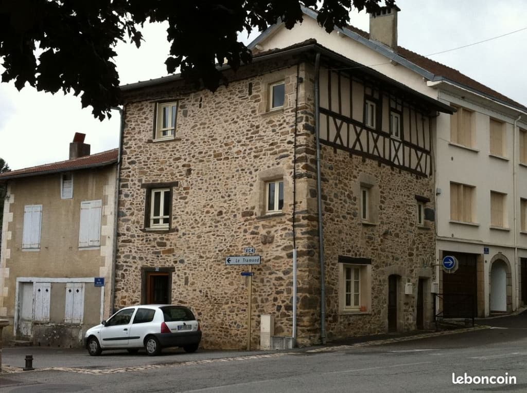 Location appartement T2 - NAVES Centre Bourg
