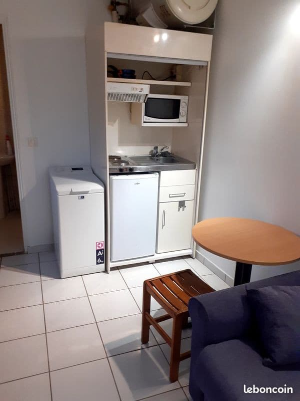 Studio meublé prêt à vivre – Vue jardin – Proche gare, commerces et forêt de Maurepas