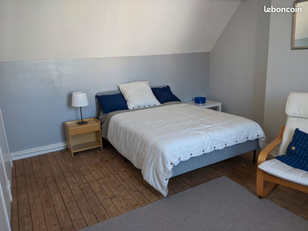 Chambre isolée dans maison calme TBE