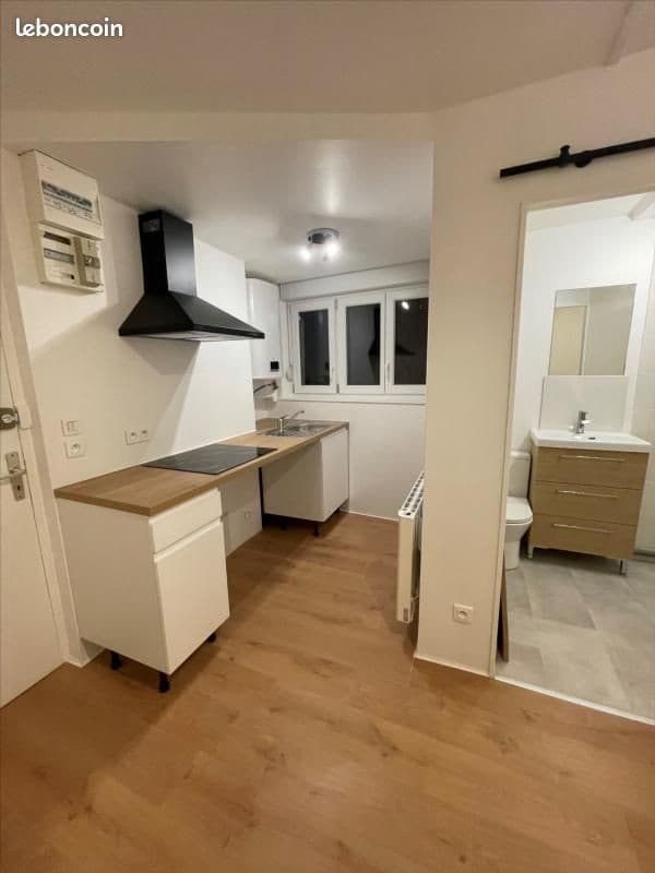 Studio 1 pièce 14 m²