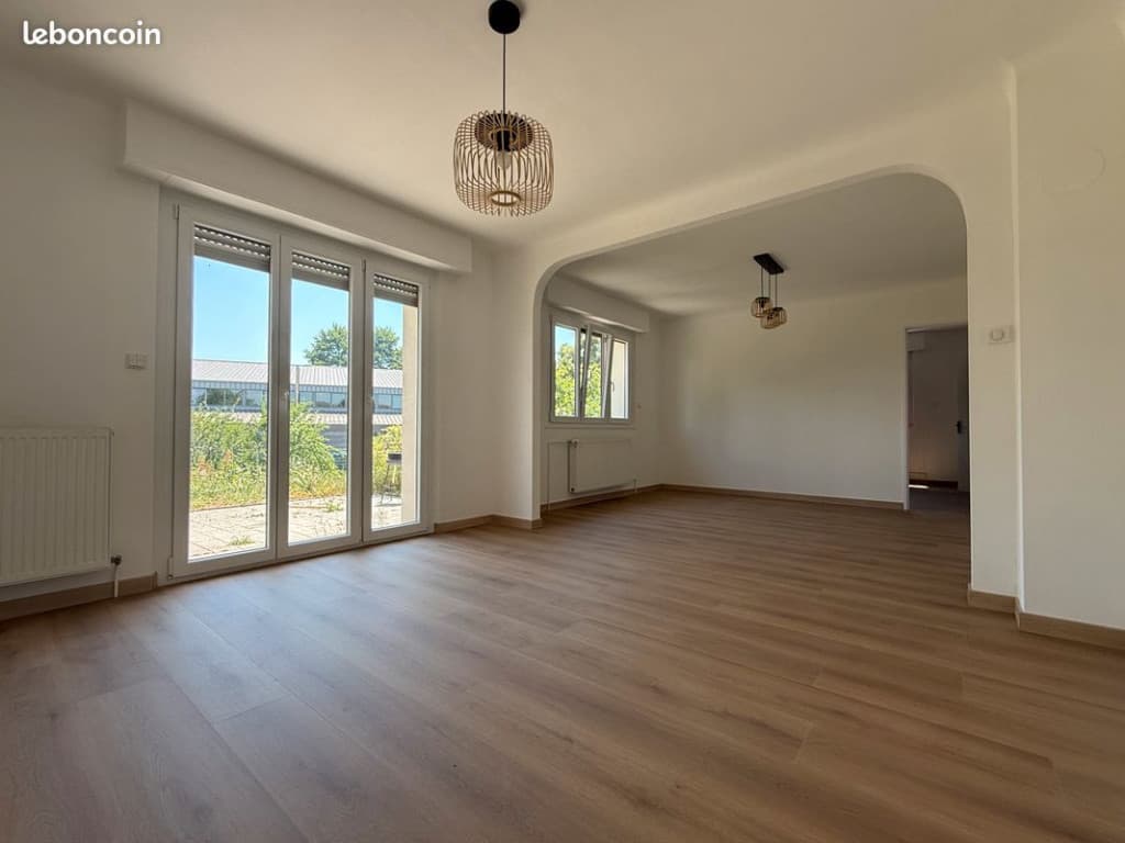 Belle maison entièrement rénovée de plein pied avec jardin à Lipsheim