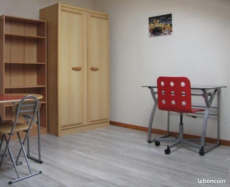 REIMS : quartier Cernay - STUDIO MEUBLE DISPO -