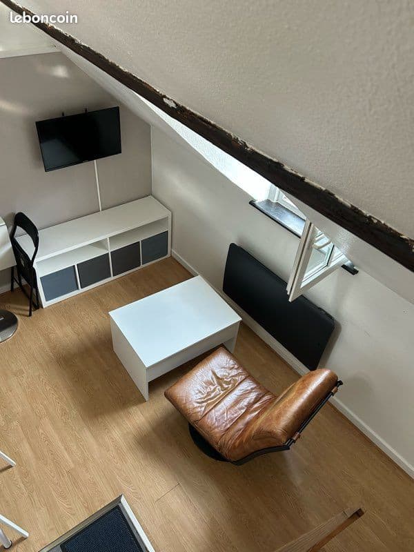 Studio avec mezzanine situé à 2 pas de la cathédrale dans le centre de Metz 1 pièce avec chambre en mezzanine
