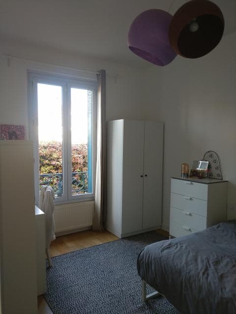 Location Chambre meublée avec toilettes à Suresnes - 400 € - 12 m²