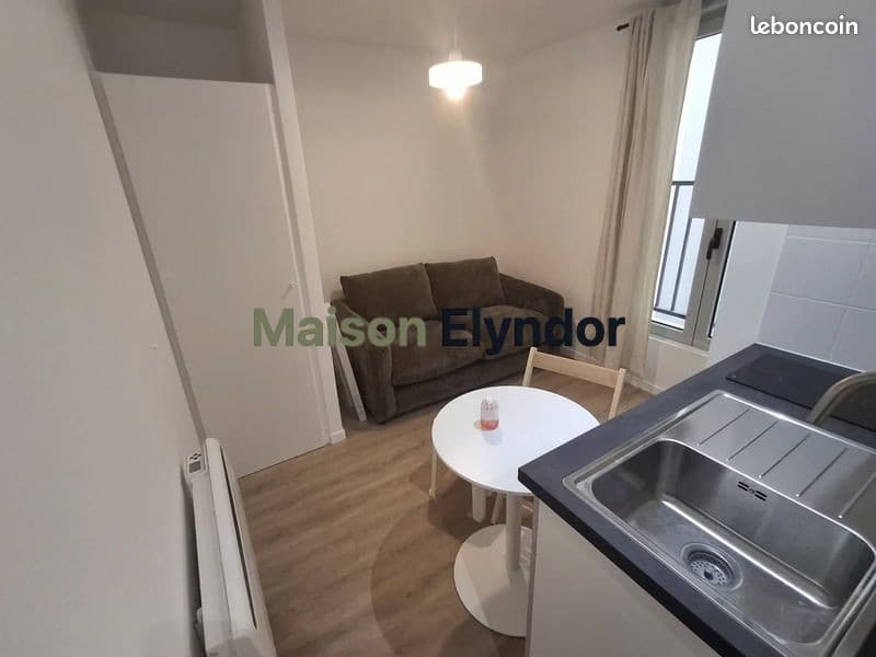 Studio 1 pièce 11 m²