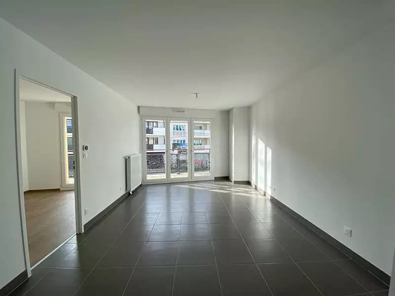 Location appartement 2 pièces 43 m² Sainte-Geneviève-des-Bois (91700) - Superimmo