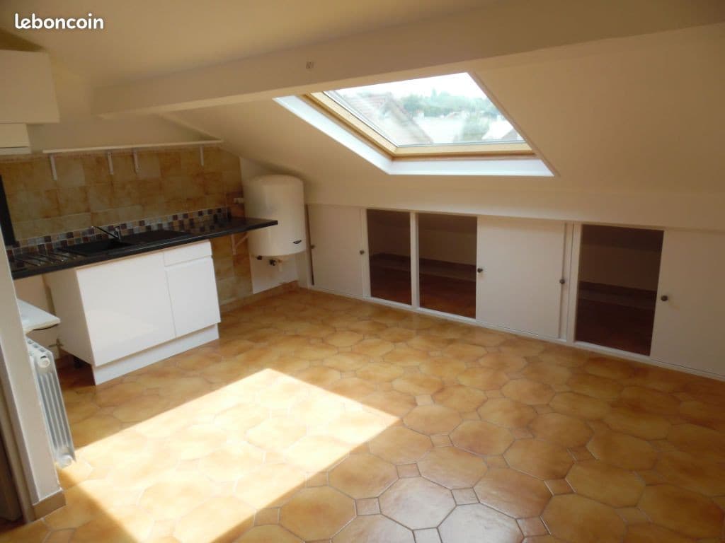 Studio 1 pièce 14 m²