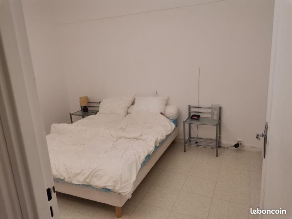 Chambre 1 pièce 16 m²