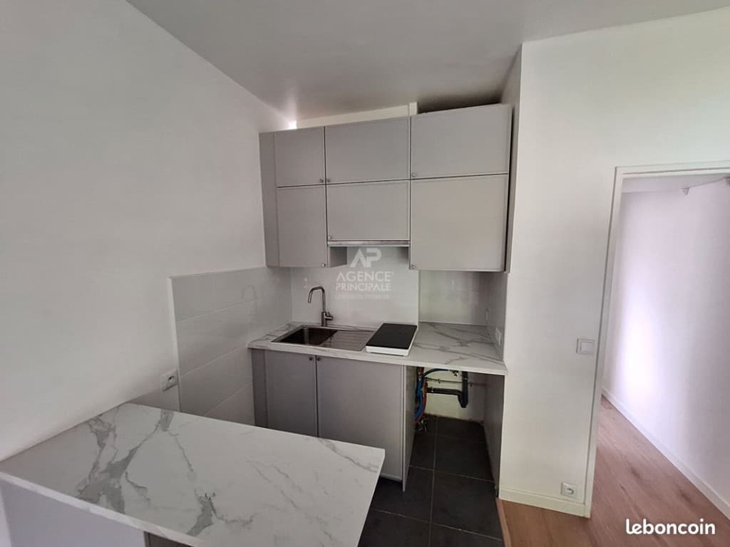 Studio 1 pièce 17 m²