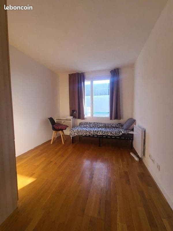 Chambre 4 pièces 53 m²
