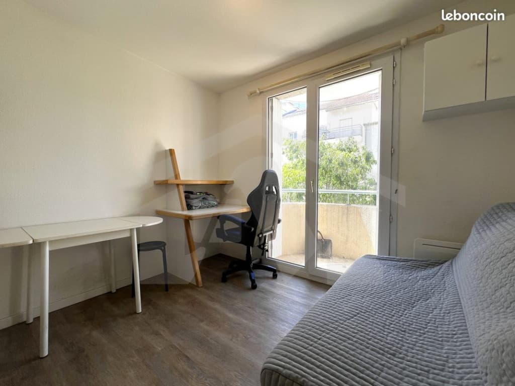 Studio 1 pièce 14 m²