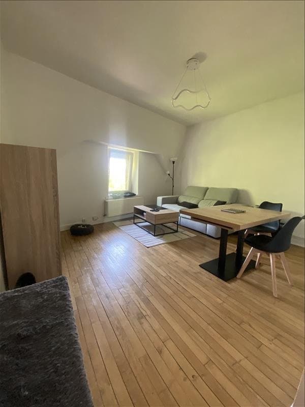 Appartement - 3ème étage - 55,76 m2 - 3 pièces - Non meublé