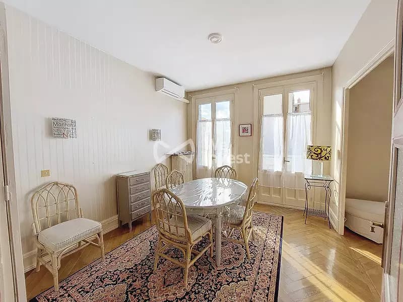 Location appartement 4 pièces 105 m² Lyon 7ème - Superimmo