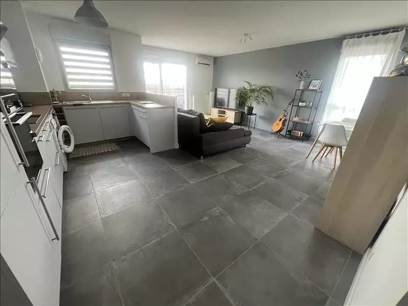 Location appartement 3 pièces 70 m² Vaulx-en-Velin (69120) - Superimmo