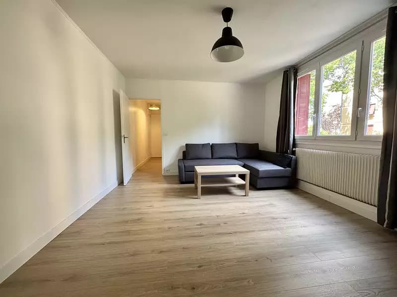 Location appartement 1 pièce 33,49 m² Sainte-Geneviève-des-Bois (91700) - Superimmo