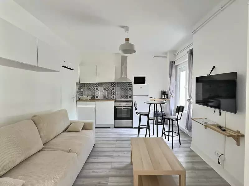 Location appartement 1 pièce 18 m² Saint-Cyr-l'Ecole (78210) - Superimmo